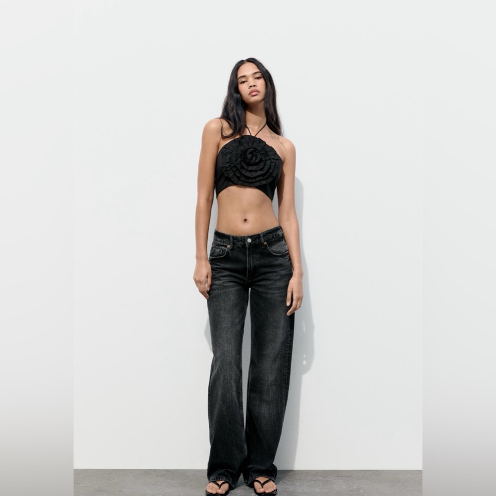 TEXTURED FLOWER POPLIN HALTER TOP